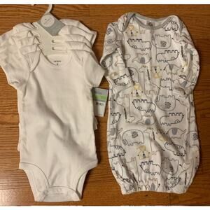 *NWT* Gerber Infant Sleepwear - Size 0-6 months.